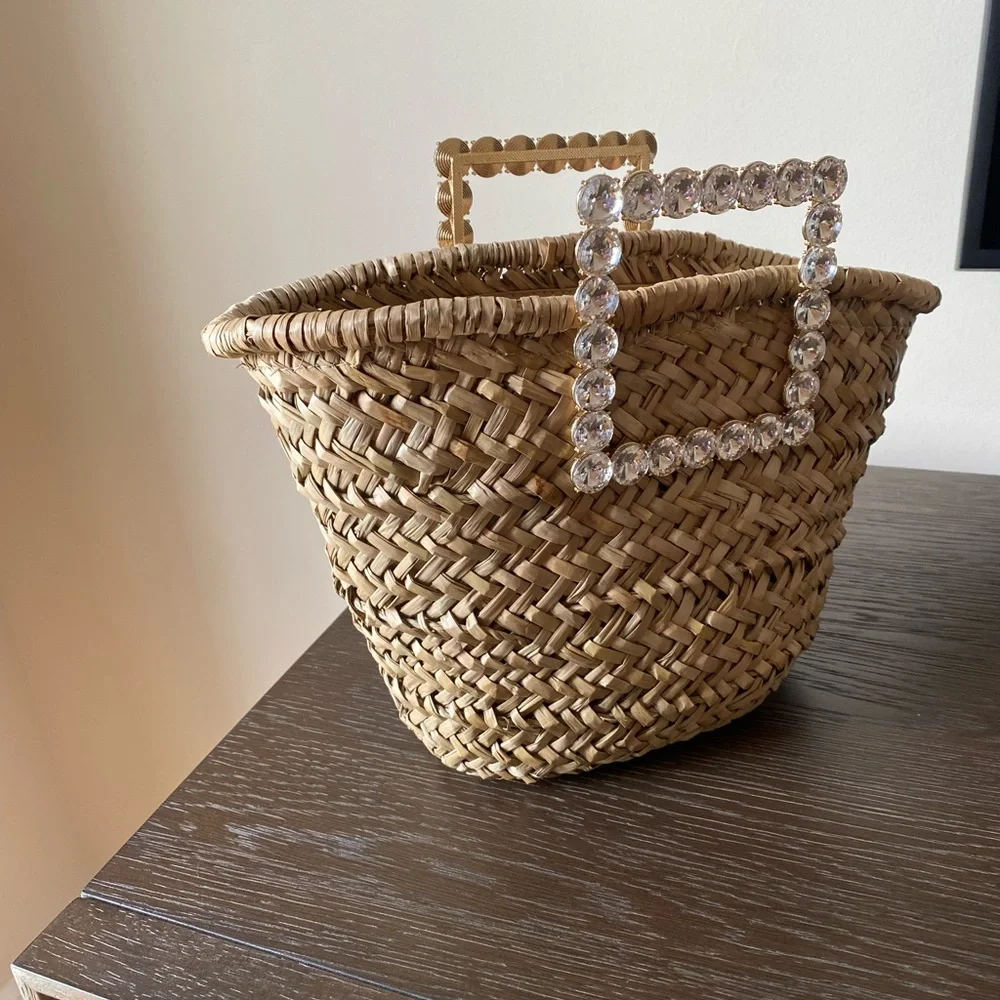 Super adorable bag. Great with everything! Only used once❤️ - Picture 3 of 4